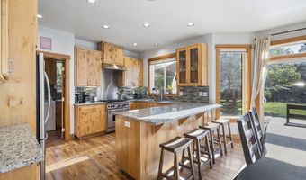 17130 Mayfield Dr, Bend, OR 97707