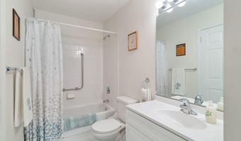 102 Sylvan Lake Blvd, Bayville, NJ 08721