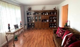 2 CLARK Dr, Barrington, NJ 08007