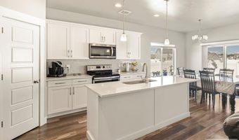 408 N Curlew Dr, Ammon, ID 83401