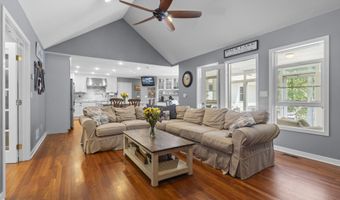 71 Olde Orchard Rd, Clinton, CT 06413