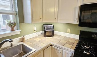 105 N Division St, Anamosa, IA 52205