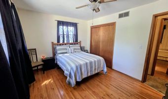 6114 Edinburg St, Bel Aire, KS 67220