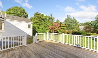 7 Carpenter Ave, Barrington, RI 02806