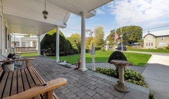 142 Cedar St, Amityville, NY 11701