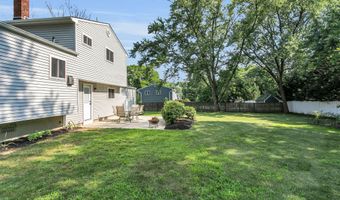 520 East Rd, Belford, NJ 07718