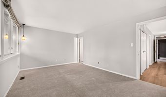 2212 S RANDOLPH St 1, Arlington, VA 22204