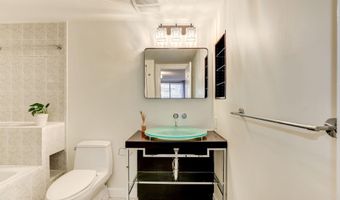 4808 MOORLAND Ln 711, Bethesda, MD 20814