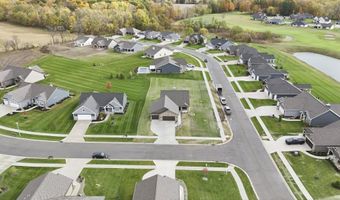 2002 Bogey Ct, Auburn, IN 46706