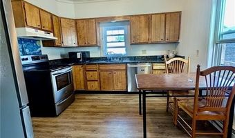 18 Bedlow Ave, Newport, RI 02840