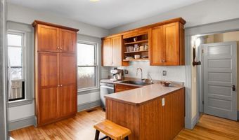 16 Isham St, Burlington, VT 05401