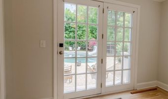 122 Sylvan Dr, East Greenwich, RI 02818