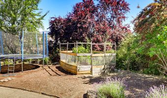 1509 Woodland Dr, Ashland, OR 97520