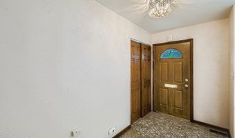 1410 W Lexington Dr, Arlington Heights, IL 60004