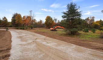 2771 Gady Pines Dr, Adrian, MI 49221