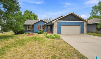 917 E Heatherwood Dr, Brandon, SD 57005