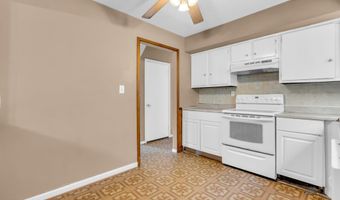 33 Windward Dr, Barnegat, NJ 08005