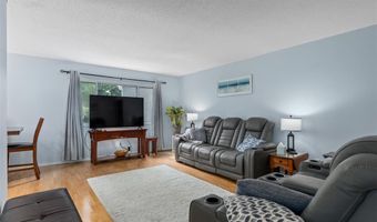 237 Valleyoak Ct, Ballwin, MO 63021