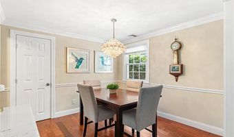 15 Zephyr Ln, Barrington, RI 02806