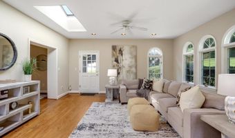 8108 BEECH TREE Rd, Bethesda, MD 20817