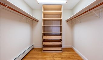 573 Wolcott Ave, Middletown, RI 02842