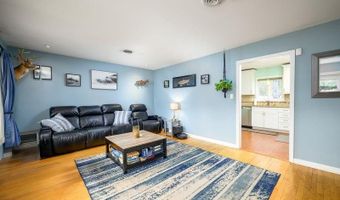 453 Cable Ave, Beachwood, NJ 08722