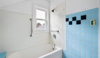 304 9th St SW, Austin, MN 55912