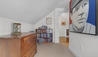 2 Sunnyfield Ln, Falmouth, ME 04105