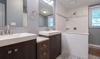 5 ENSIGN Dr, Berlin, MD 21811