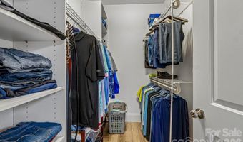 611 E 37th St, Charlotte, NC 28205
