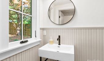 18 Normandy Rd, Asheville, NC 28803