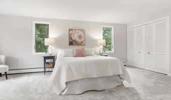 444 Middle Rd, Boxborough, MA 01719