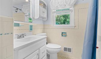 36 Westhill Dr, Cranston, RI 02920