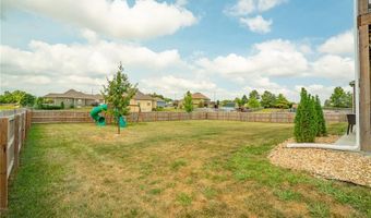6994 141st St, Basehor, KS 66007