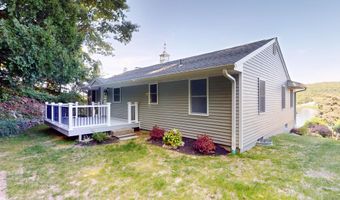 75 N Lake Shore Dr, Brookfield, CT 06804