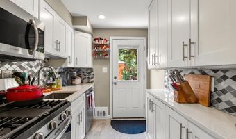 1804 N CLIFF St, Alexandria, VA 22301