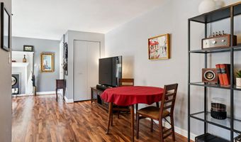 706 S ARLINGTON MILL Dr 18302, Arlington, VA 22204