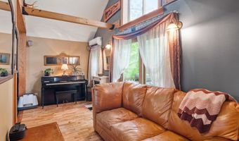 648 Raymond Rd, Chester, NH 03036