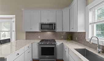 18 Quail Ridge Rd, Cranston, RI 02921