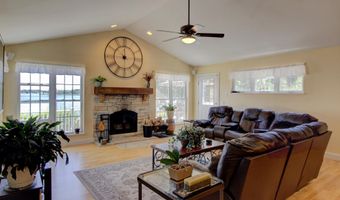 16 Macomber Pt, Alburgh, VT 05440