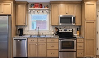 2720 Shamrock Dr, Charlotte, NC 28205