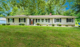 240 Dwight Rd, Middletown, NJ 07748