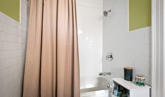 610 SOMERSET Rd 302, Baltimore, MD 21210