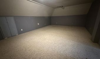 1011 12000 Rd, Altamont, KS 67330