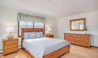 7 Side Hill Ln, Danbury, CT 06810