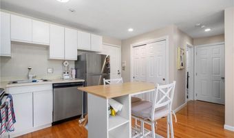 201 Woodlawn Ave 314, North Providence, RI 02904