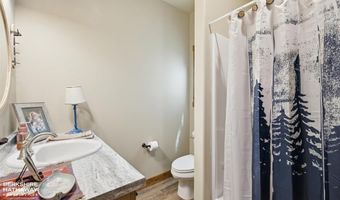 8 Lakota Ct, Cody, WY 82414
