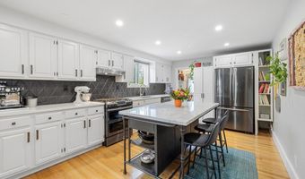 94 Rawson Rd 94, Arlington, MA 02474