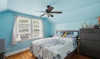 84 Lakeview Ave, Cheshire, CT 06410
