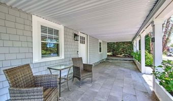 36 Fairway Rd, Narragansett, RI 02882
